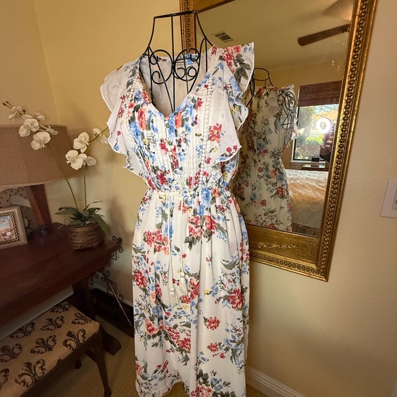 Abercrombie & Fitch Dresses & Skirts - Abercrombie & Fitch Floral Midi Dress with Ruffle Sleeves